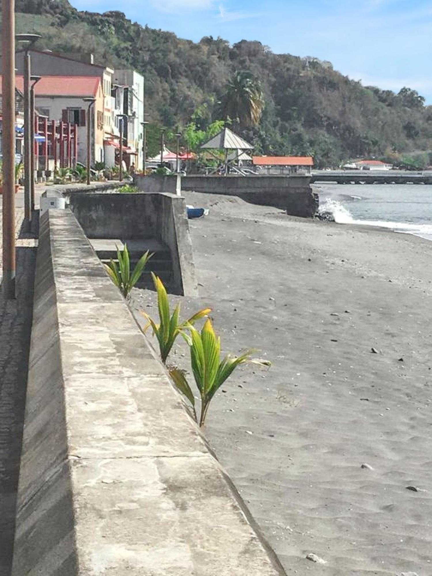 Maison De Charme A Saint-Pierre Avec Vue Sur Mer Et Montagne Exterior foto